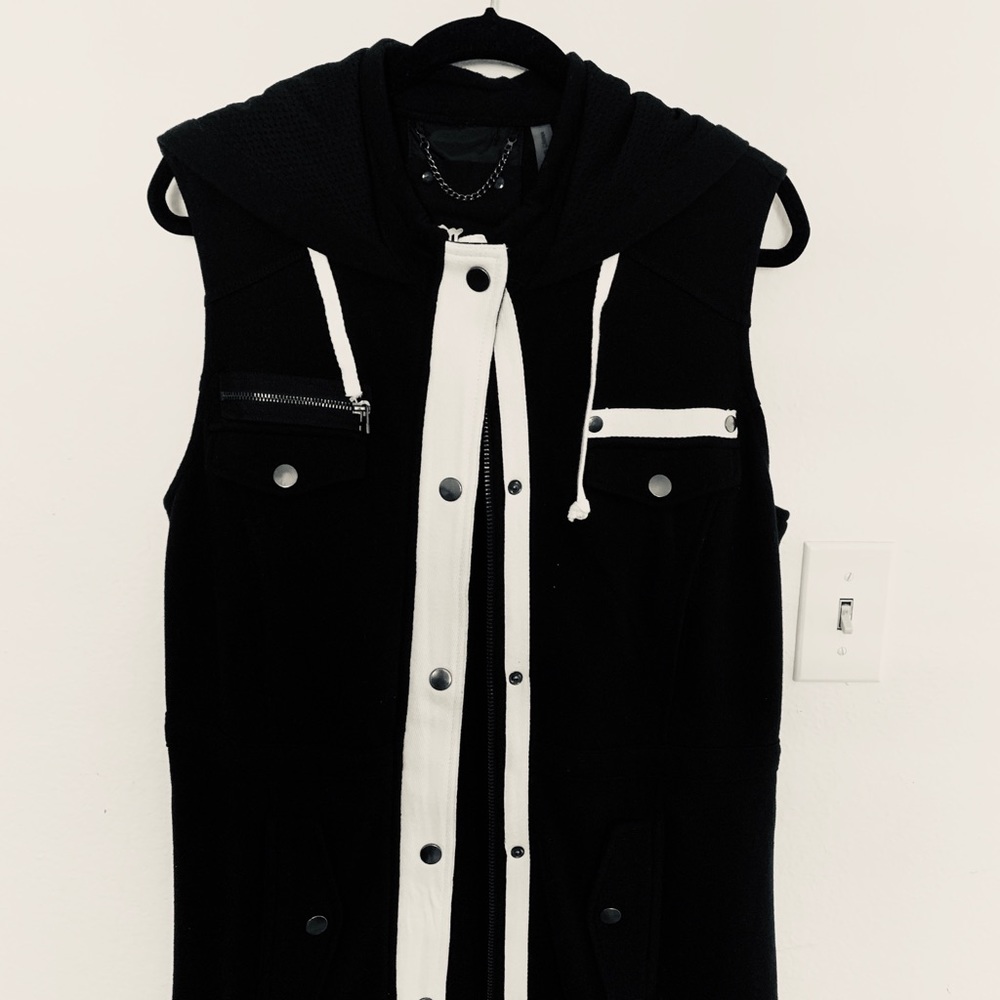 Sleeveless Black Fillmore Jacket